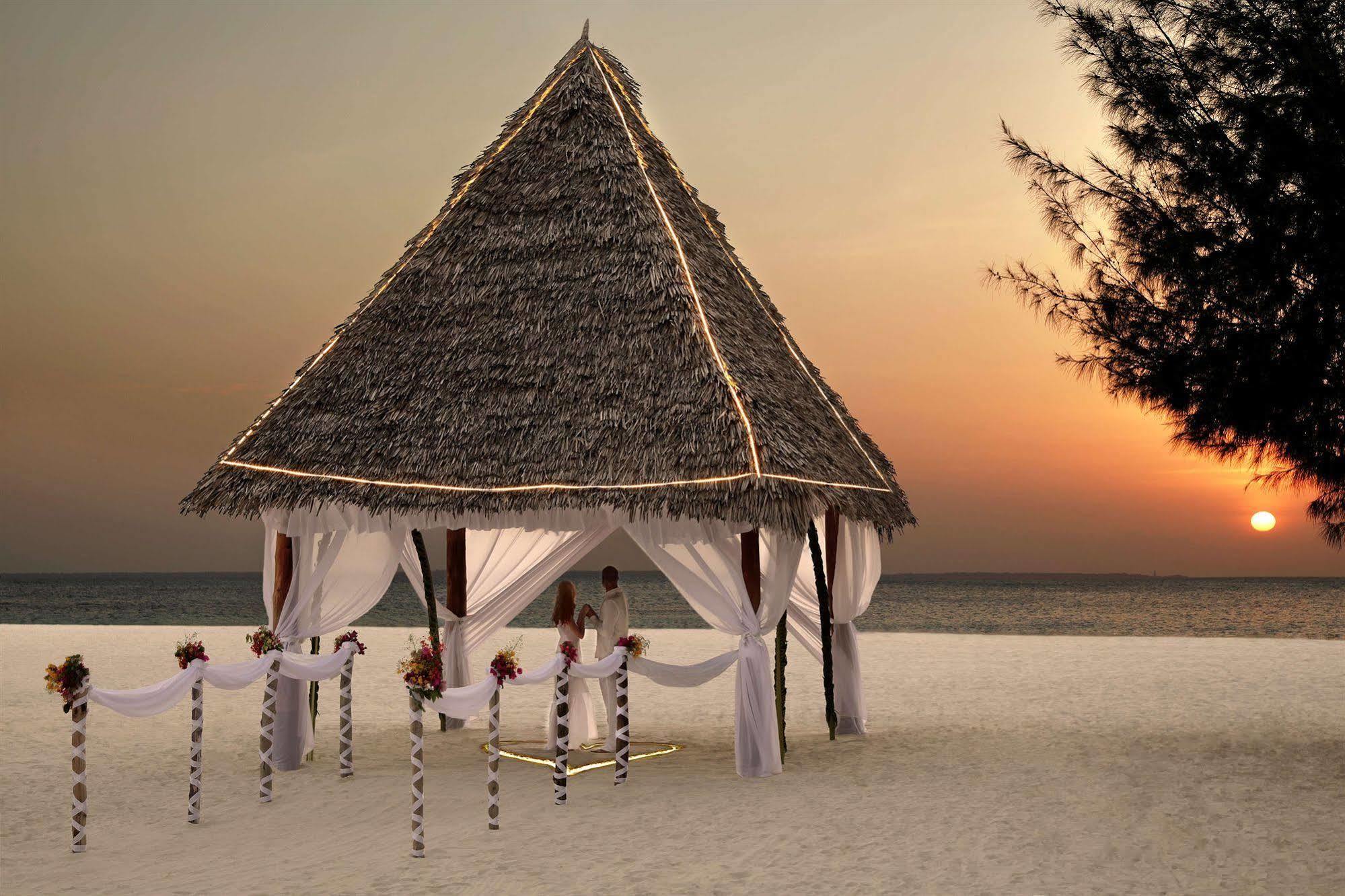 Gold Zanzibar Beach House & Spa Kendwa Exterior photo